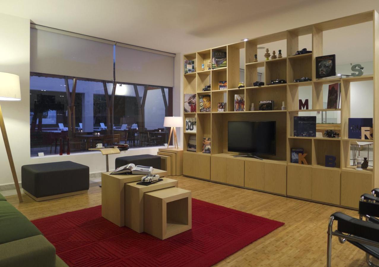 Fiesta Inn Леон Екстер'єр фото