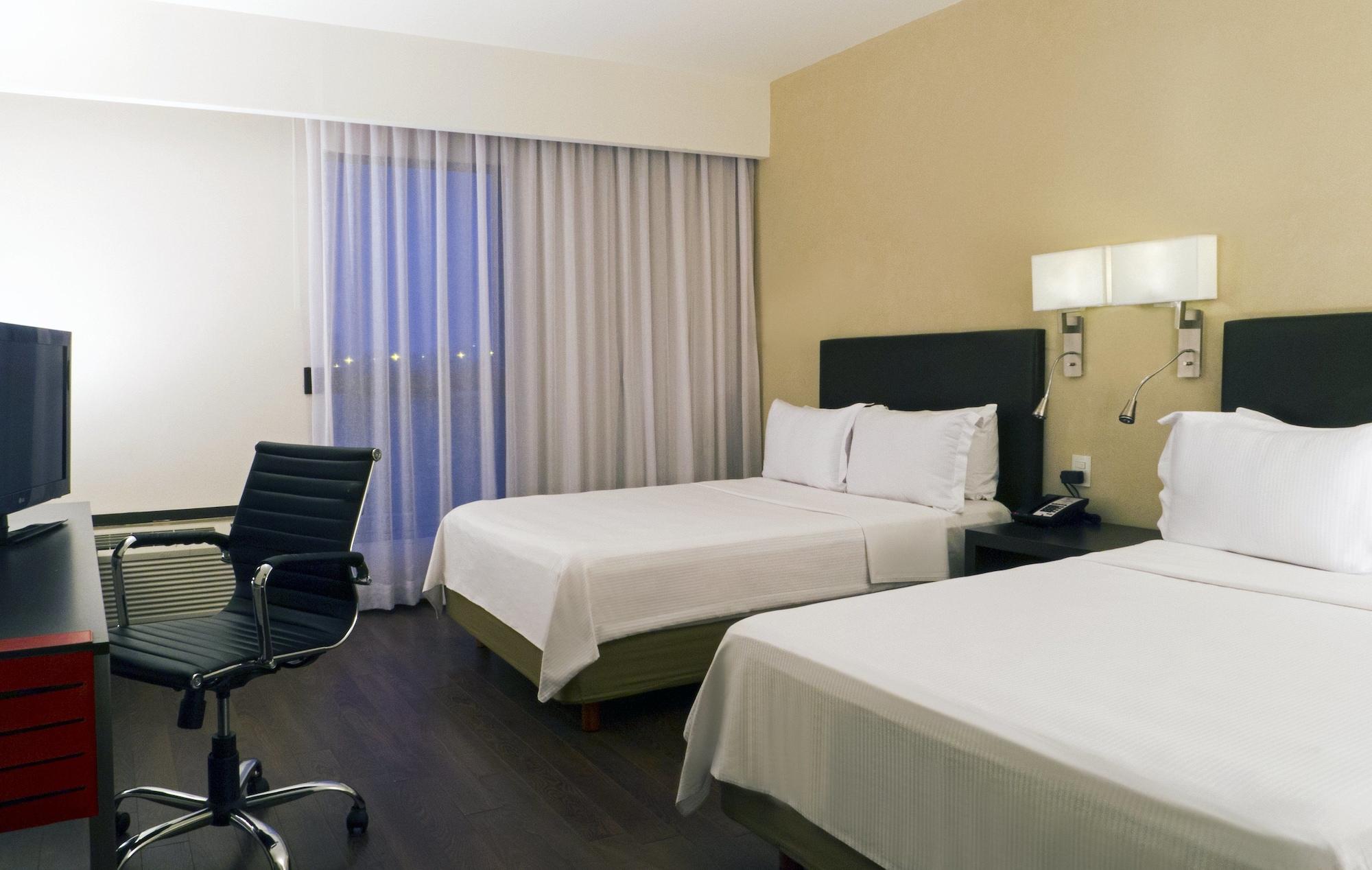 Fiesta Inn Леон Екстер'єр фото